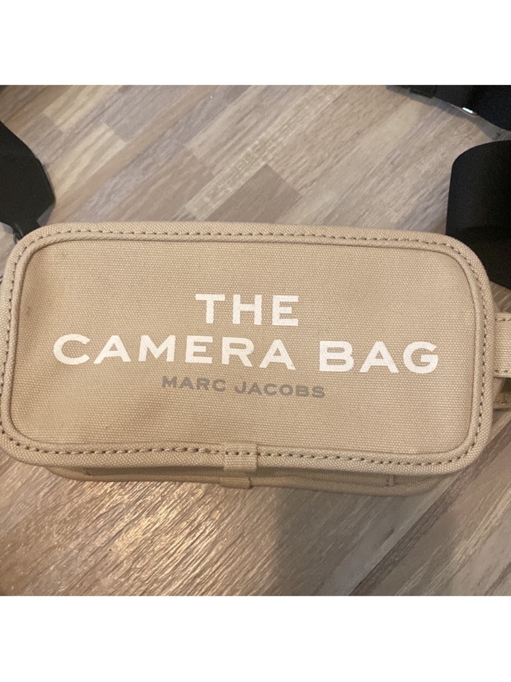 The Marc Jacobs Camera Bag - Picture 2 of 4